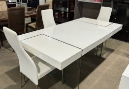 Cloud Table+3 Chairs @ $350